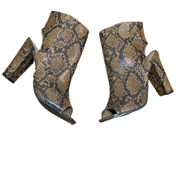 NWOB Bamboo Brown Snake Mania Peep-Toe Bootie 7.5 - Picture 1 of 6